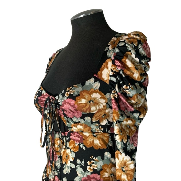 Forever 21 – Knit Floral Long Sleeve Cutout Crop Top – Small - Picture 8 of 10